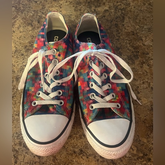 Converse pixels, multicolor sneakers women’s size 8, men’s size 6‎ - Picture 1 of 3